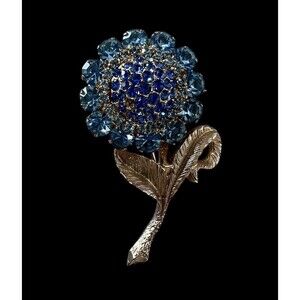 Weiss Vintage Blue Rhinestone Flower Gold Brooch / Pin